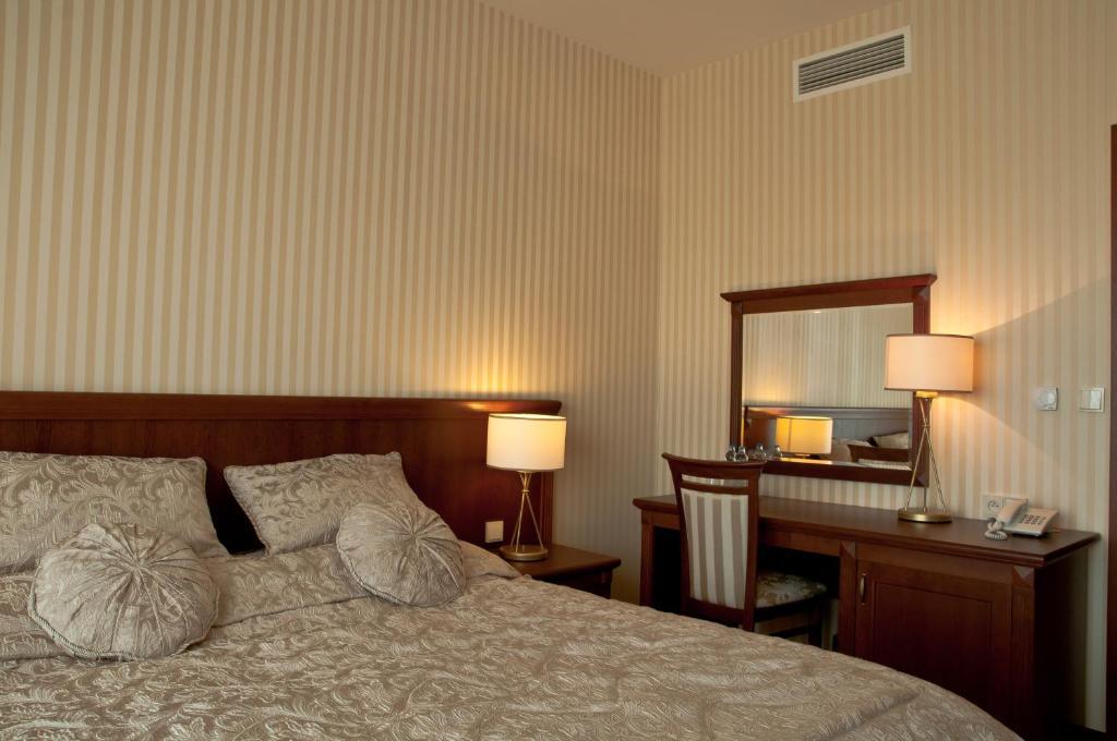 Dwor Kresowy Hotell Radymno Rom bilde