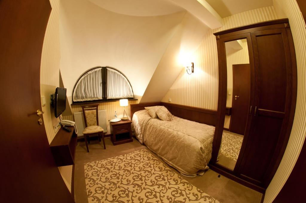 Dwor Kresowy Hotell Radymno Rom bilde