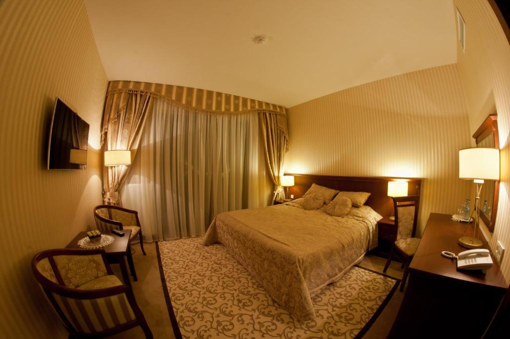 Dwor Kresowy Hotell Radymno Rom bilde
